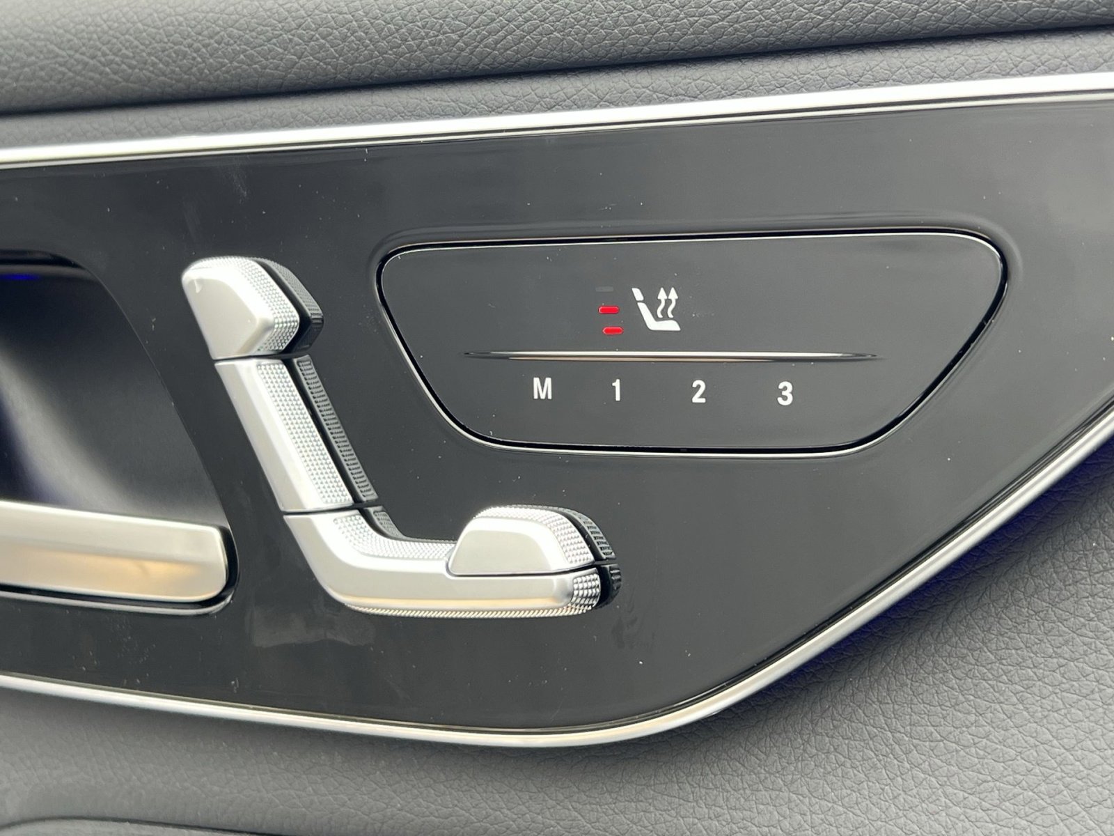 New 2026 Mercedes-Benz GLC 300 4MATIC image 33