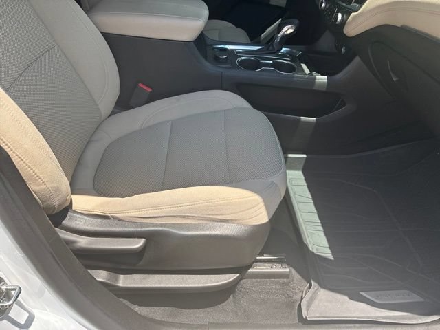Used 2023 Chevrolet Traverse LS FWD image 11