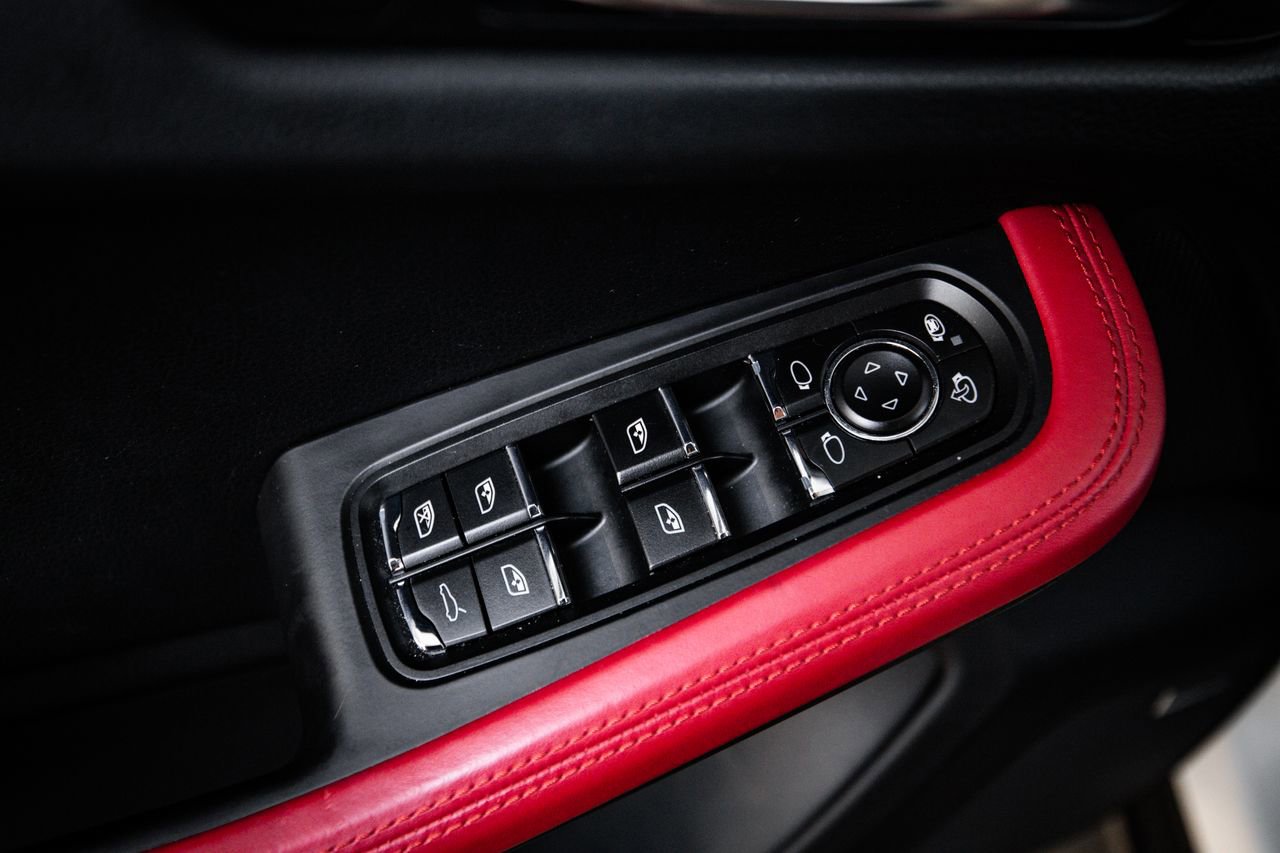 Certified 2021 Porsche Macan AWD/4WD image 22