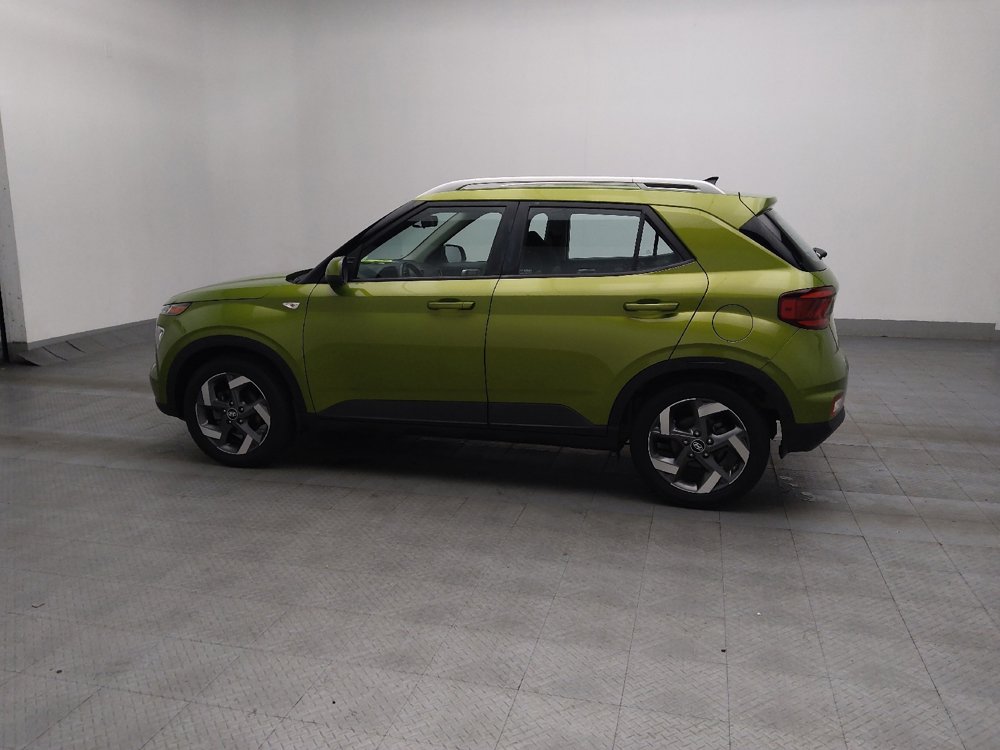 Used 2022 Hyundai Venue SEL FWD image 3