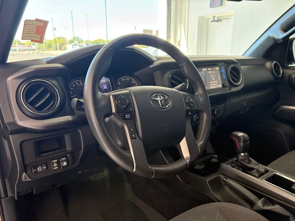 Used 2017 Toyota Tacoma TRD Off-Road w/ Tow Package (A/T) AWD/4WD image 2