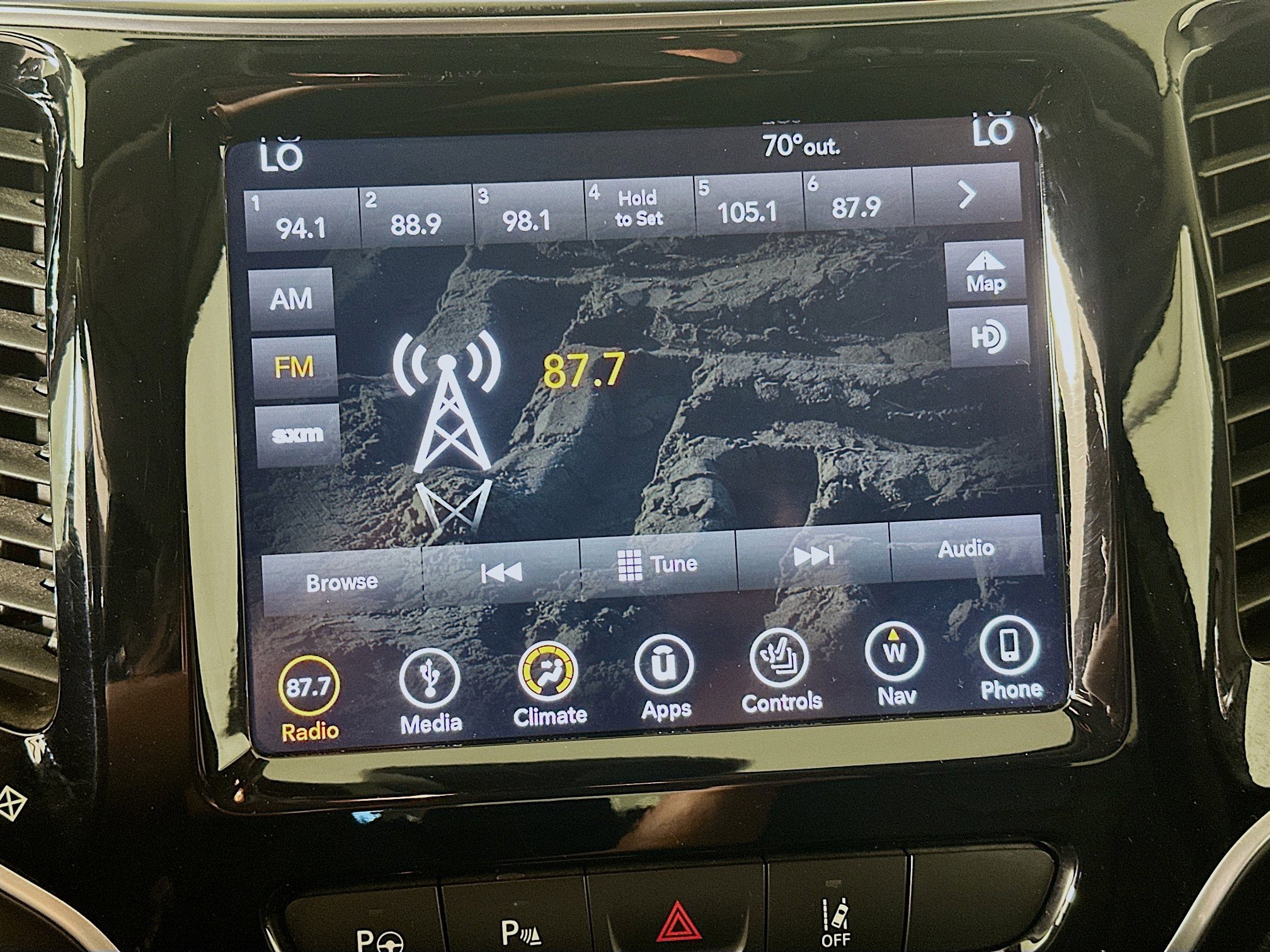 Used 2019 Jeep Cherokee Limited w/ Luxury Group AWD/4WD image 21