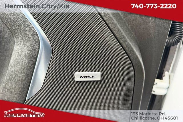 Used 2022 Chevrolet Suburban RST image 15