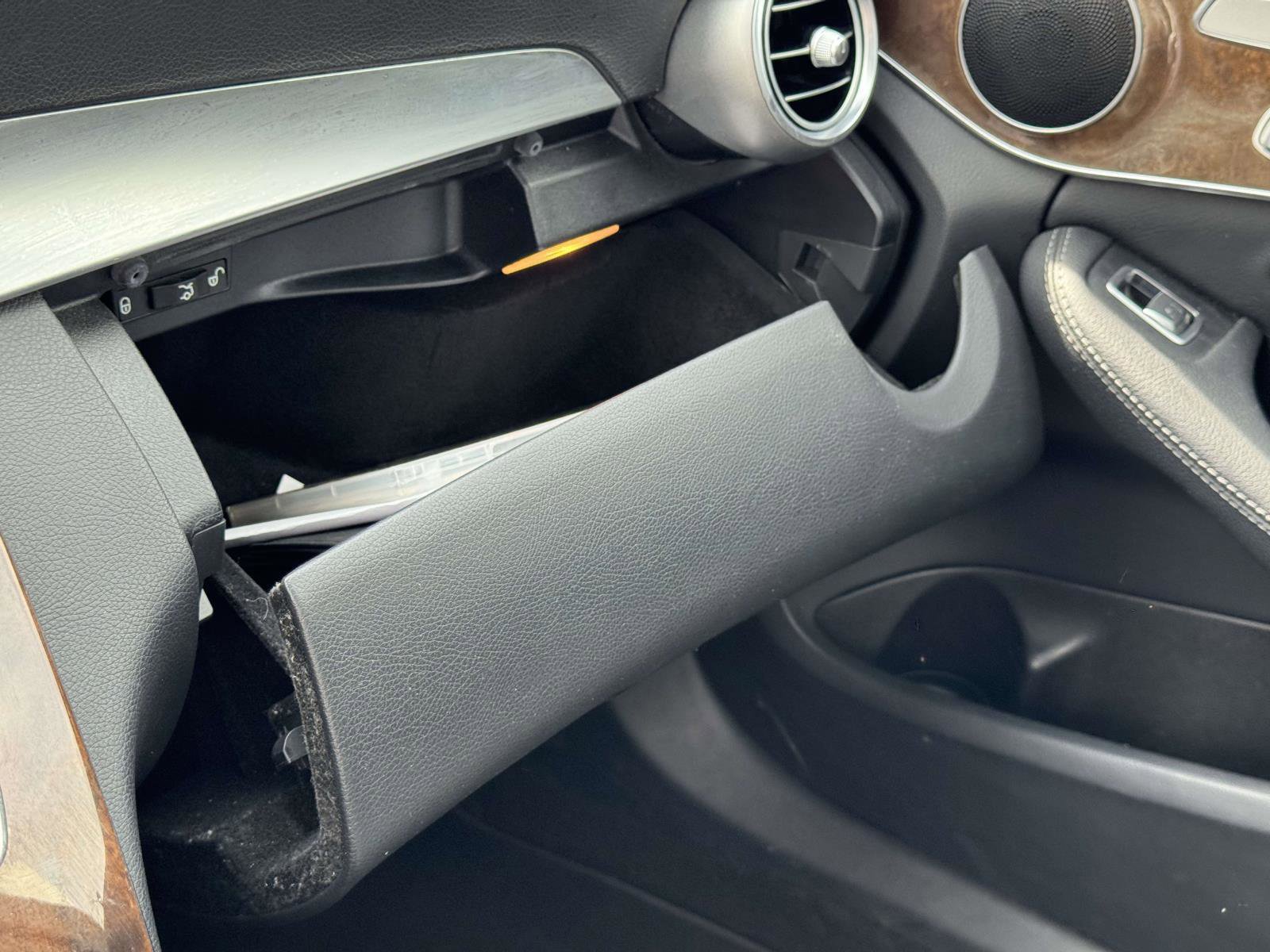 Used 2017 Mercedes-Benz C 300 4MATIC Sedan image 29