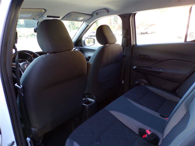 Used 2020 Nissan Kicks S image 27