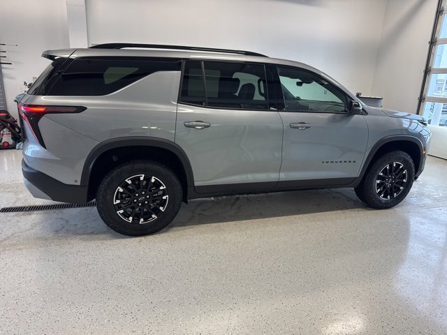 Used 2025 Chevrolet Traverse Z71 image 10