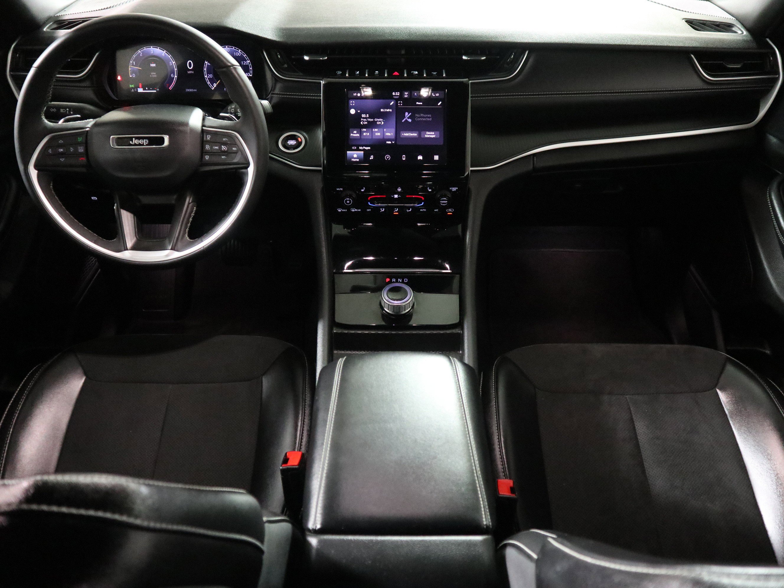 Used 2024 Jeep Grand Cherokee L Laredo image 16