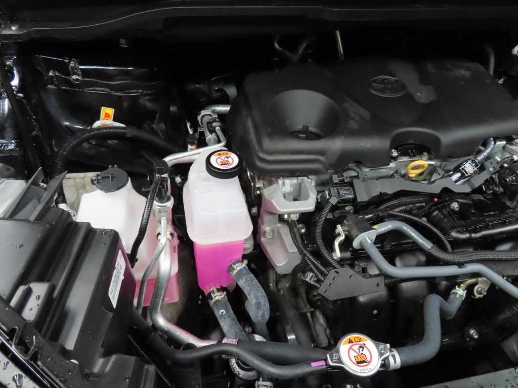 Used 2025 Toyota Sienna Platinum AWD/4WD image 34