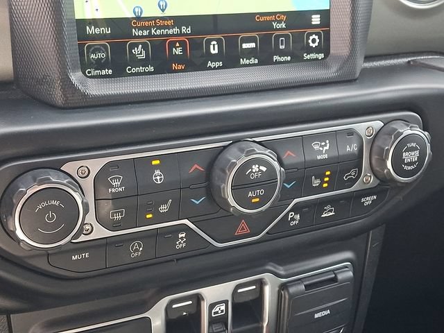 Used 2022 Jeep Wrangler Unlimited Sahara w/ Cold Weather Group AWD/4WD image 17