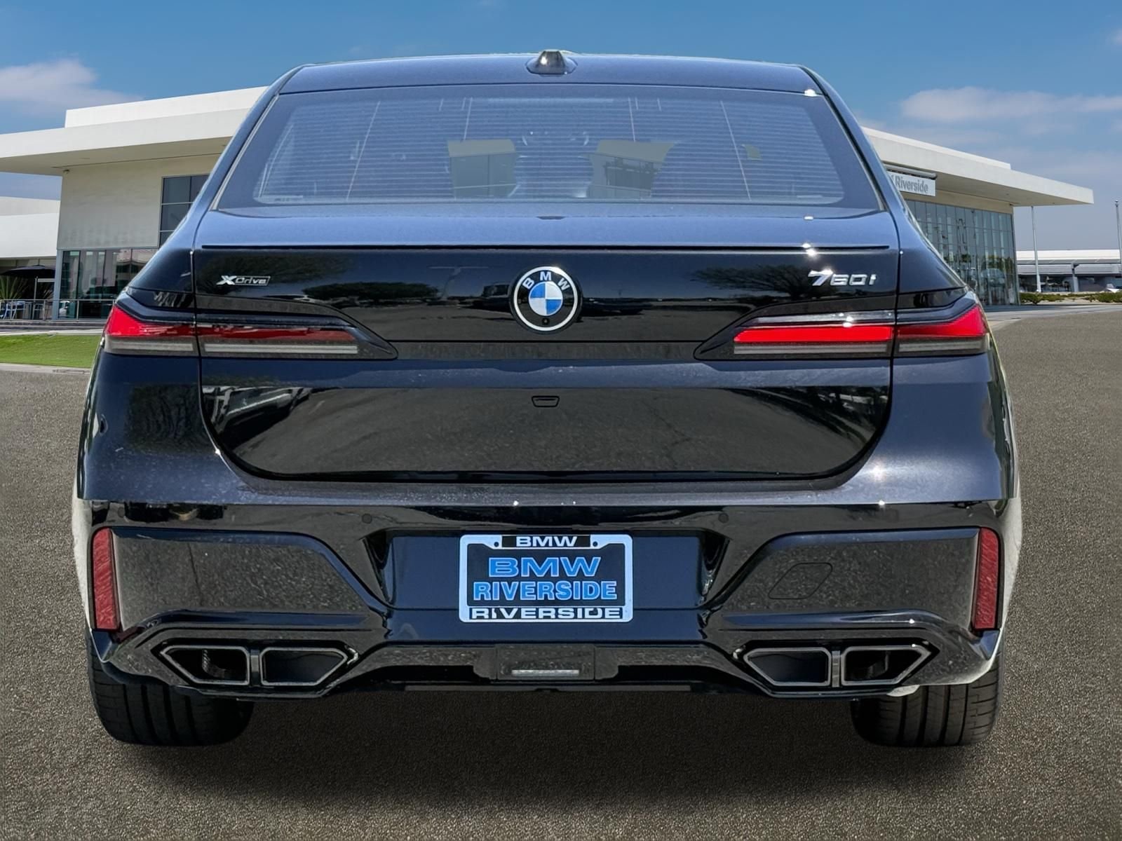 New 2026 BMW 760i xDrive w/ Luxury Rear Seating Package AWD/4WD image 9