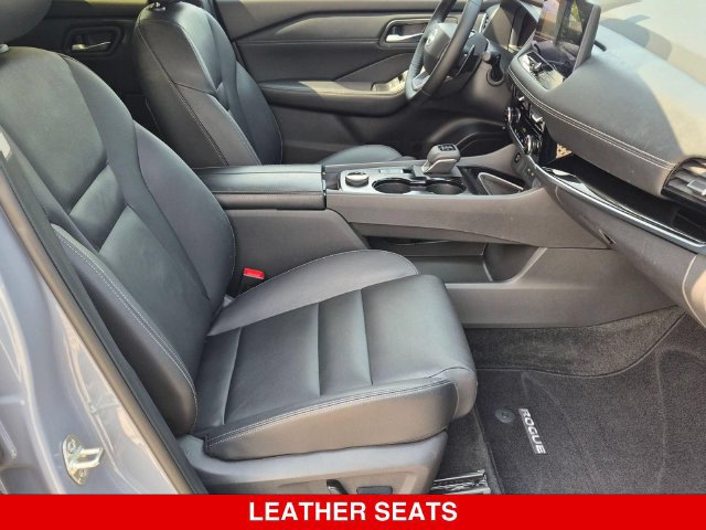 Certified 2025 Nissan Rogue SL AWD/4WD image 39
