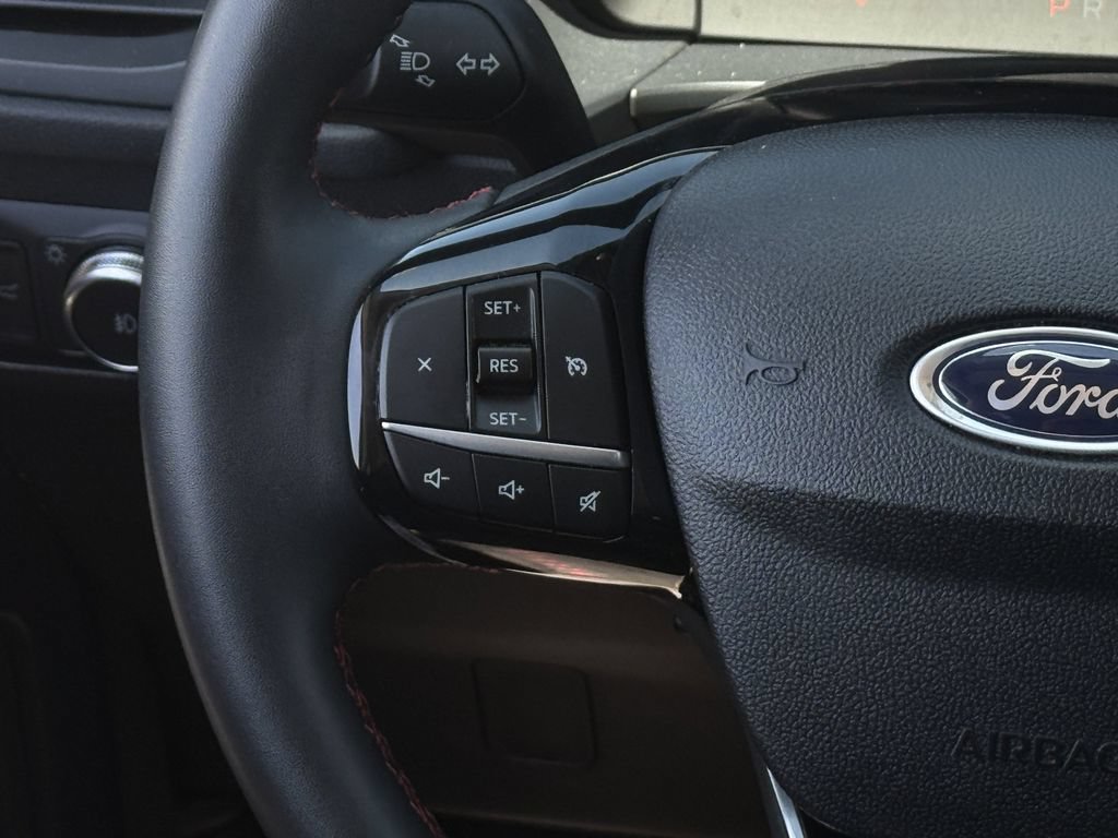 Used 2022 Ford Escape SEL w/ SEL Stealth AWD Package image 15