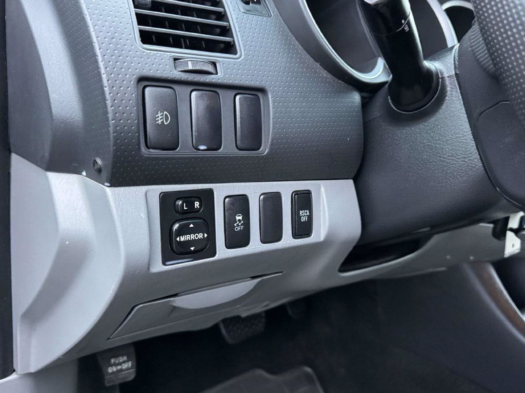 Used 2014 Toyota Tacoma 4x4 Double Cab w/ SR5 Package image 9