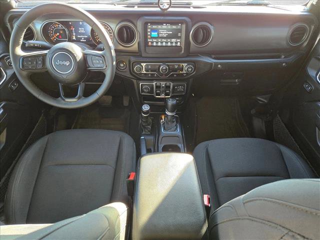 Used 2023 Jeep Gladiator Willys image 16