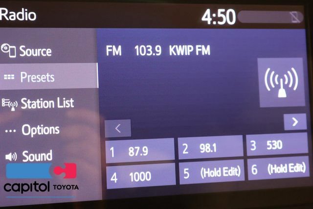 Used 2024 Toyota Sienna XLE FWD image 21