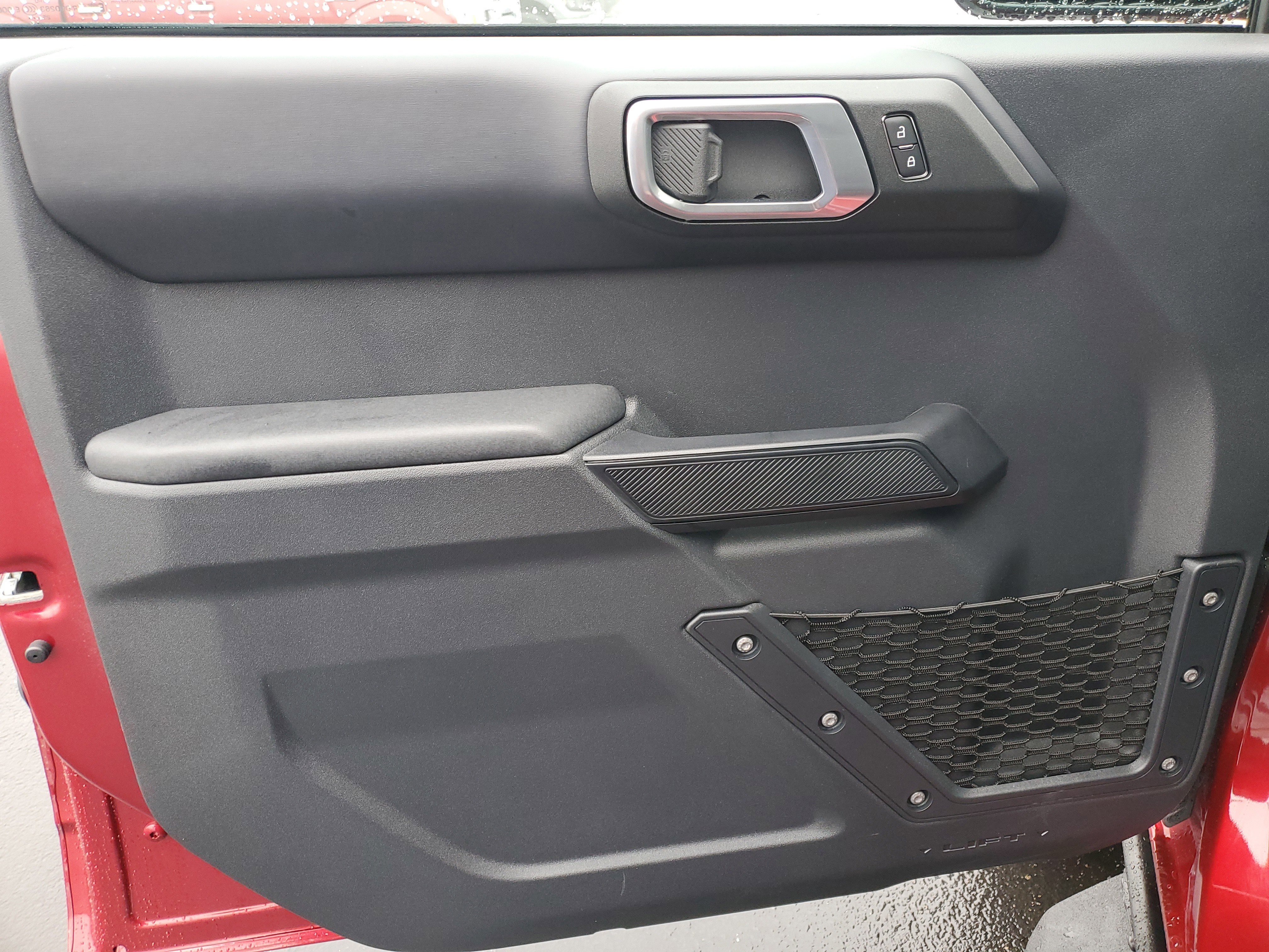 Used 2025 Ford Bronco Badlands image 17