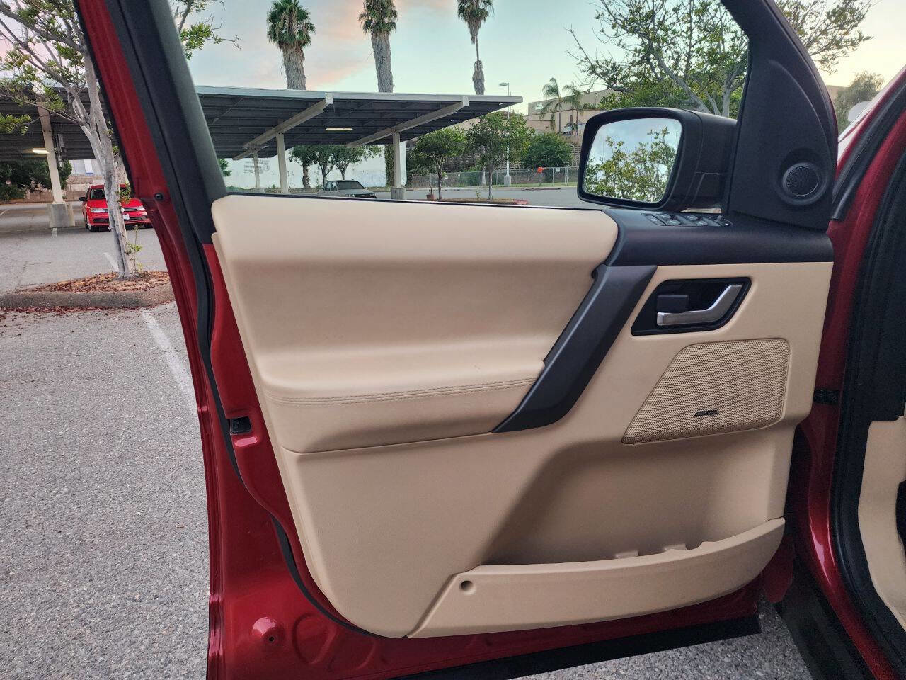 Used 2008 Land Rover LR2 HSE image 33