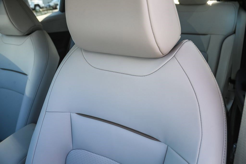 New 2026 Nissan Leaf SV+ w/ Floor Mat Package (SV+) FWD image 25