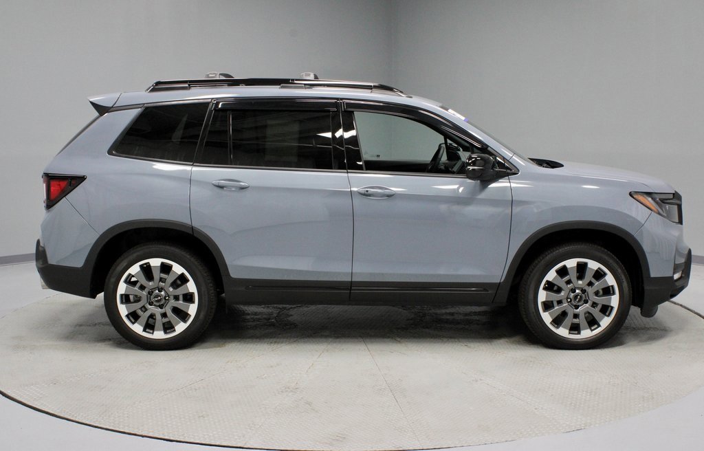 Used 2025 Honda Passport Black Edition image 6