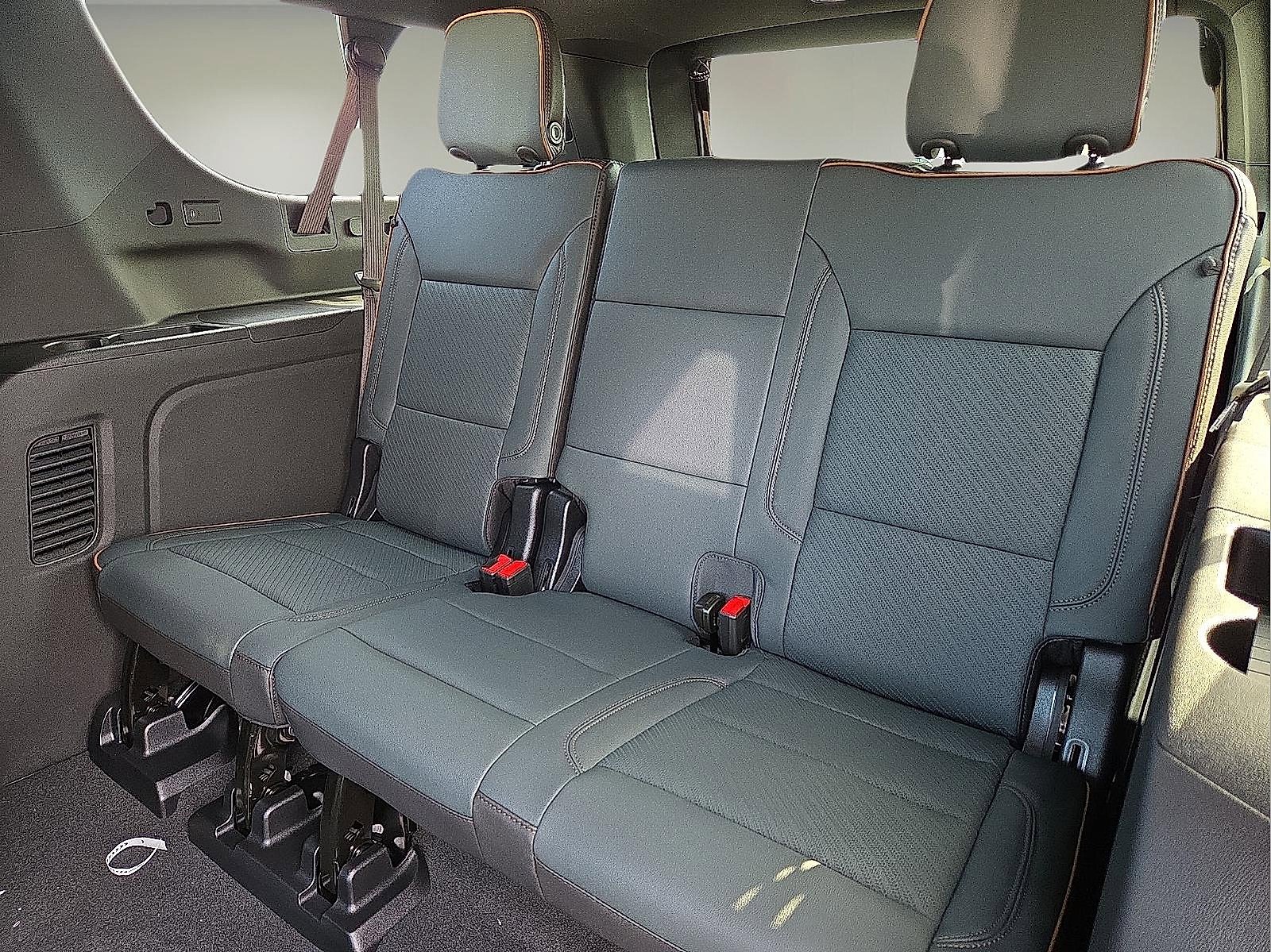 New 2026 GMC Yukon XL AT4 w/ AT4 Premium Plus Package image 10