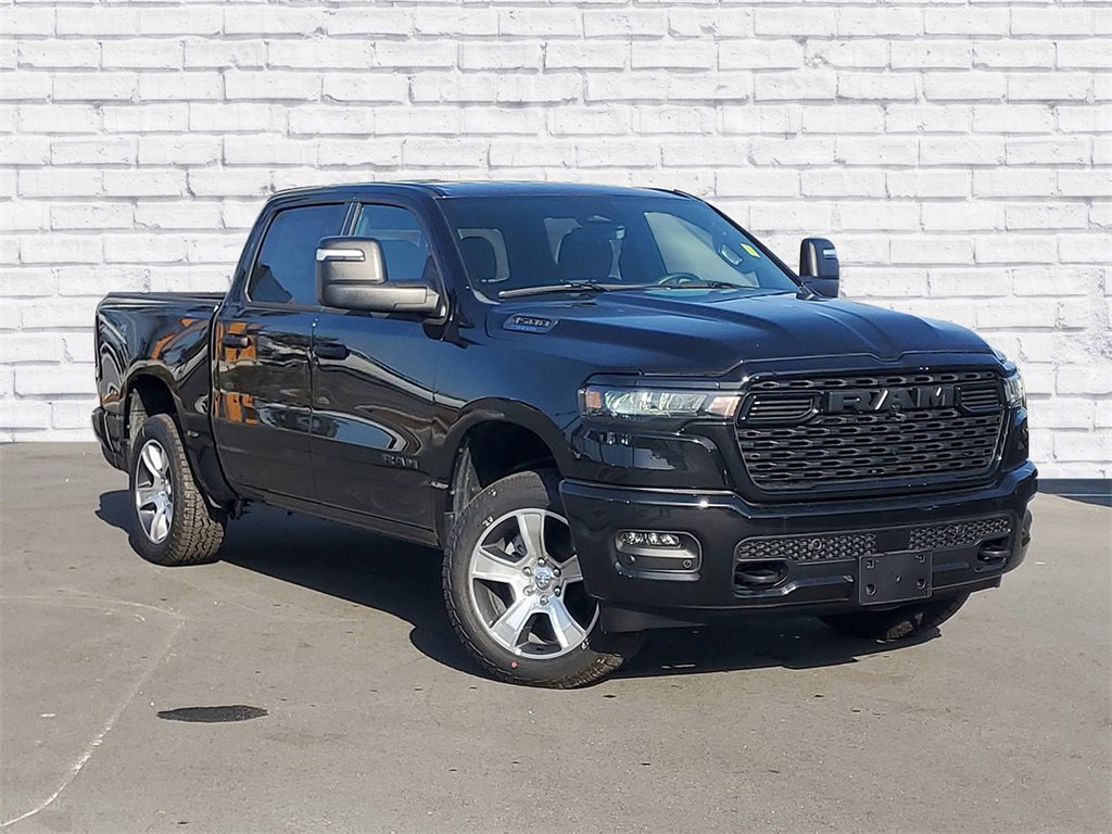 New 2025 RAM 1500 Tradesman w/ Off Road Group 360° Tour