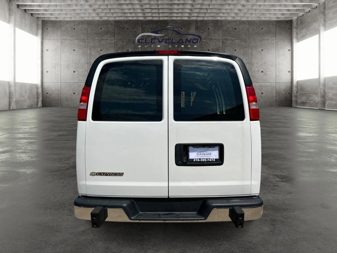 Used 2022 Chevrolet Express 2500 w/ Driver Convenience Package RWD image 4