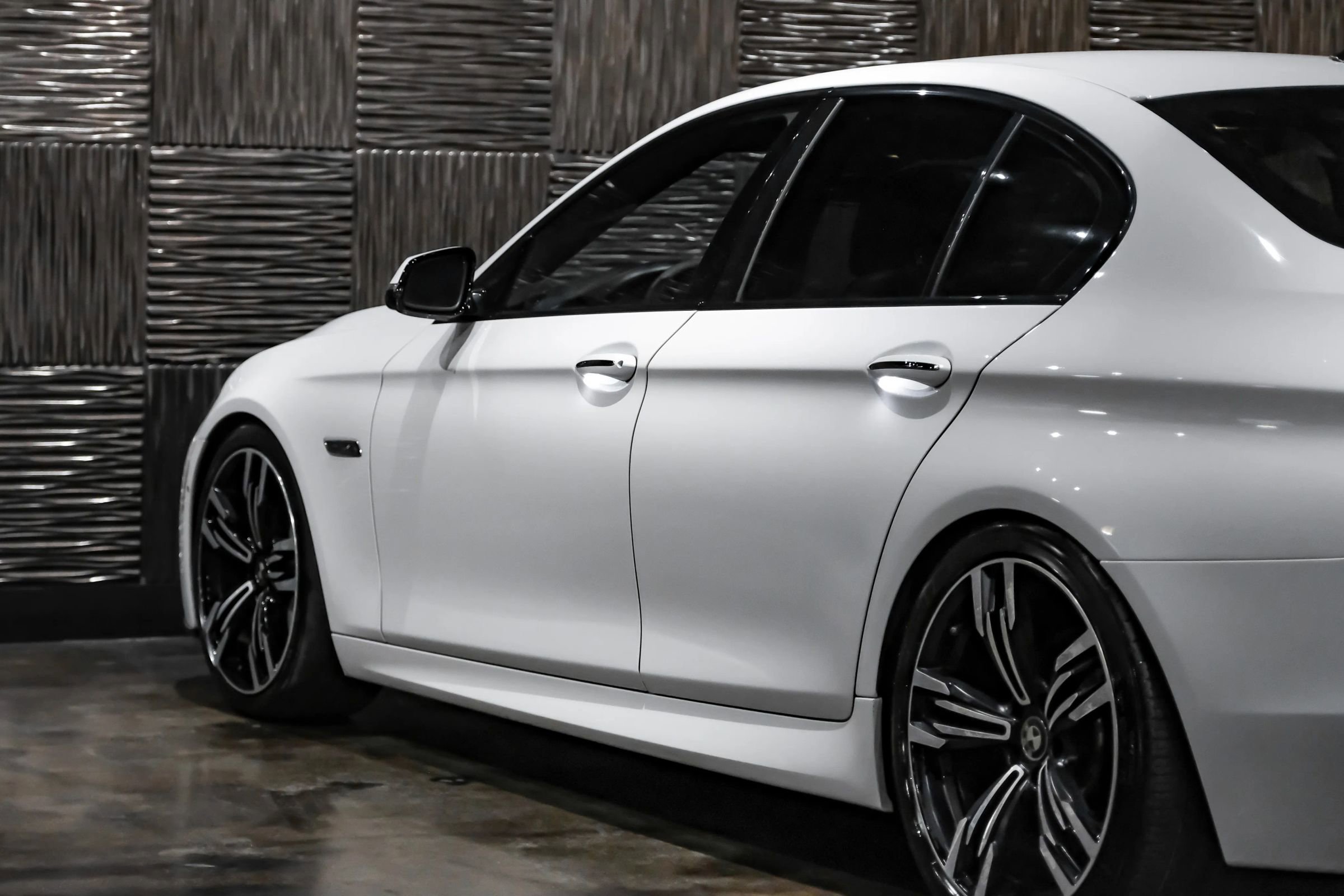 Used 2016 BMW 550i xDrive Sedan AWD/4WD image 13