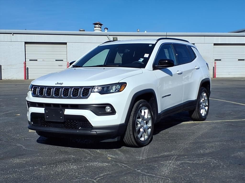 Certified 2024 Jeep Compass Latitude image 2