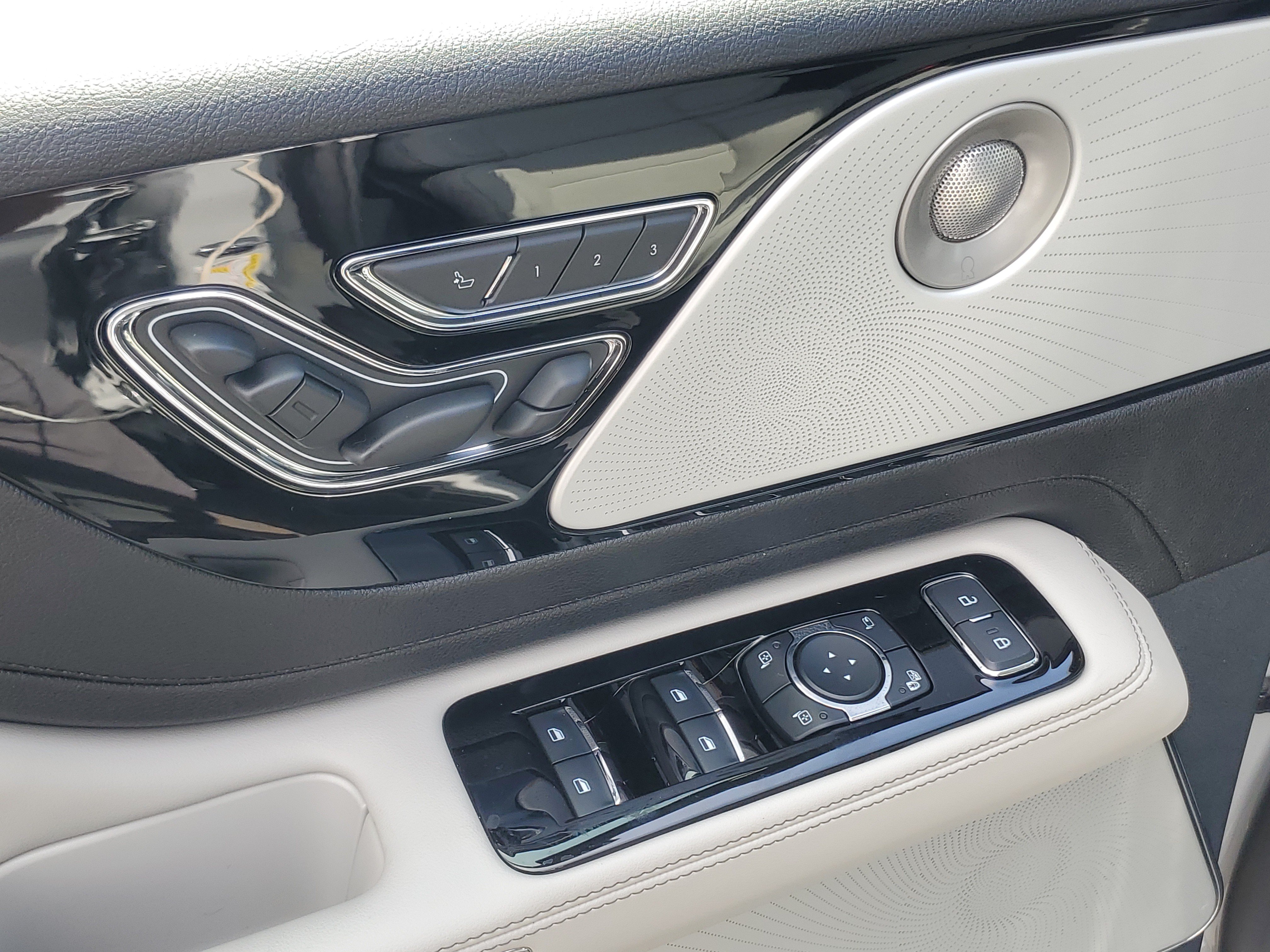 New 2027 Lincoln Aviator Reserve AWD/4WD image 9