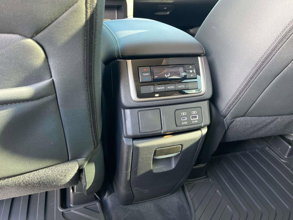 Used 2025 Subaru Ascent Onyx Edition w/ Onyx Package image 16