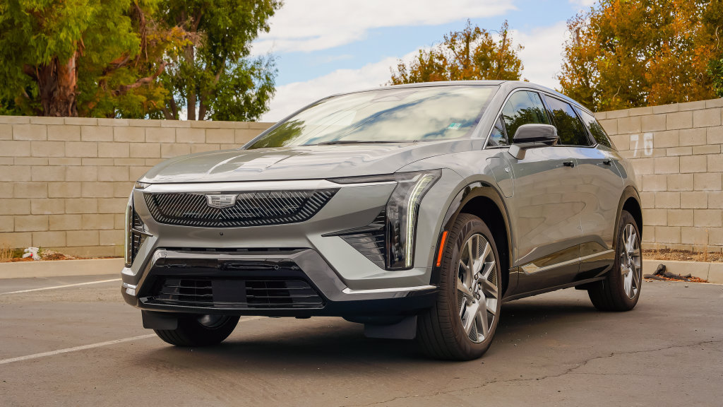 New 2027 Cadillac Optiq Premium Luxury w/ LPO, Floor Liner Package AWD/4WD image 2