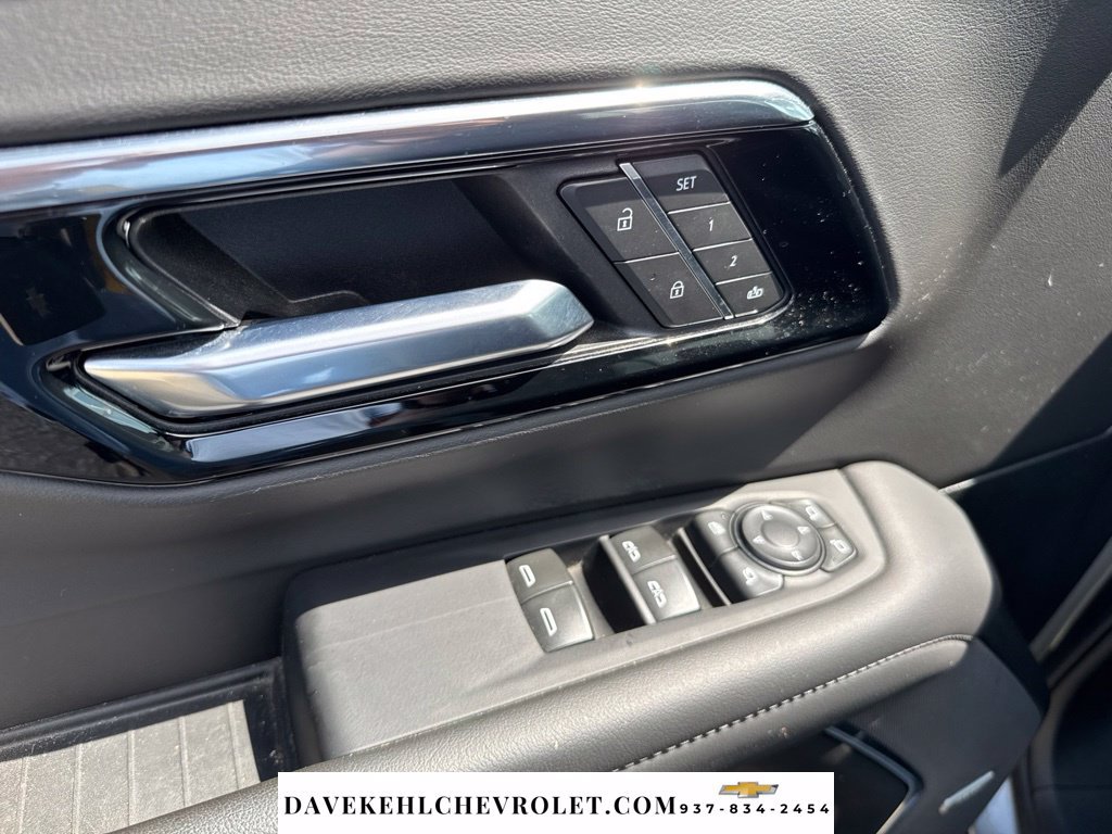 Used 2025 Chevrolet Tahoe Z71 w/ Comfort Package AWD/4WD image 9
