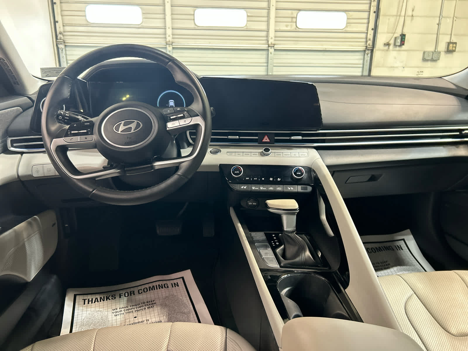 Used 2024 Hyundai Elantra Limited FWD image 4