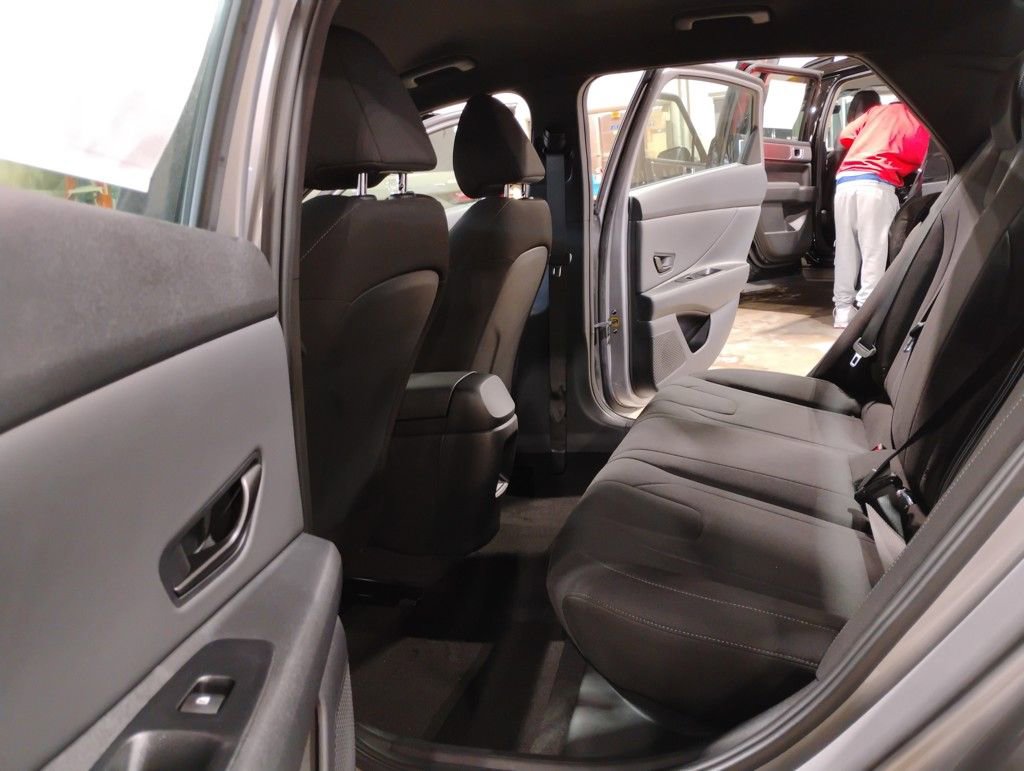 Used 2025 Hyundai Elantra Sport image 14