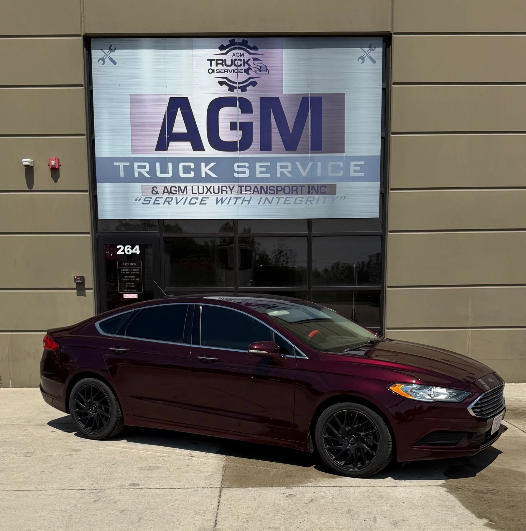 Used 2018 Ford Fusion SE w/ Fusion SE Technology Package FWD image 8