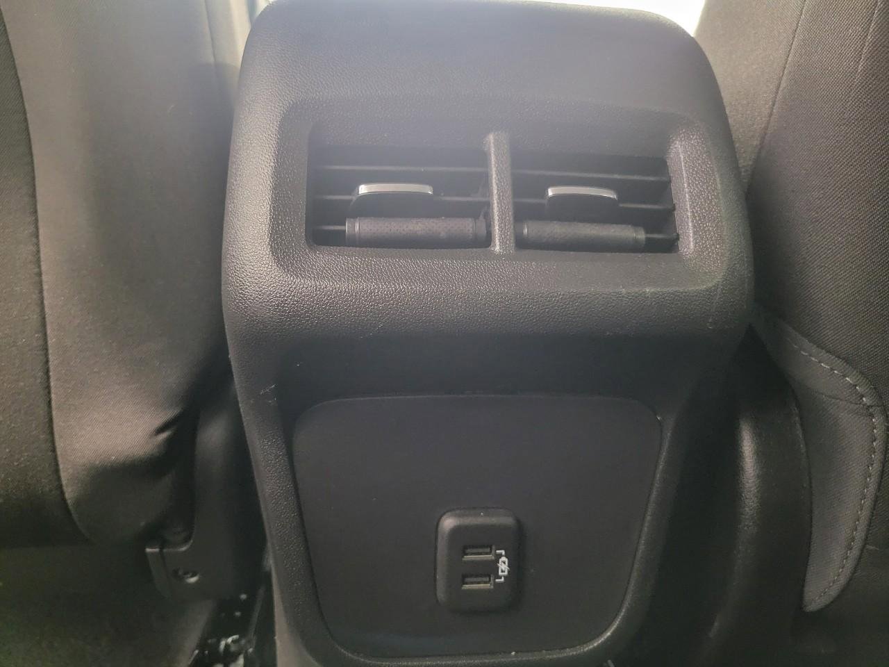 Used 2024 GMC Terrain SLE image 21