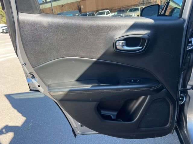 Used 2019 Jeep Compass Latitude w/ Cold Weather Group image 15