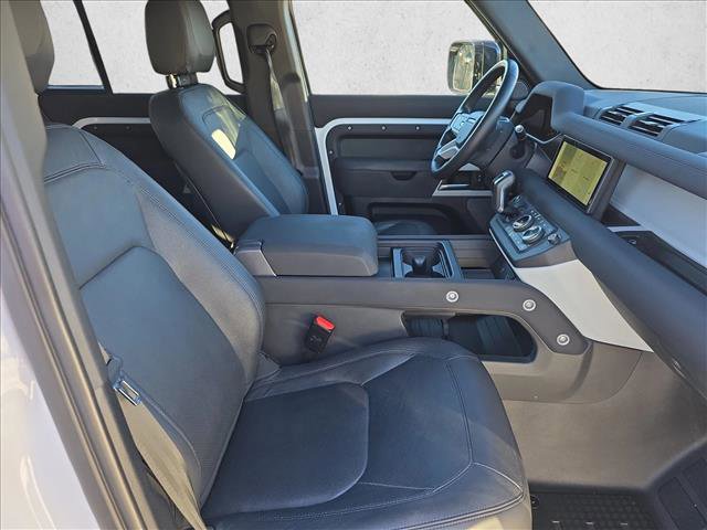 Used 2023 Land Rover Defender 110 SE image 10