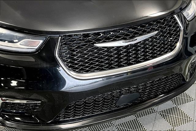 Used 2022 Chrysler Pacifica Touring-L image 29