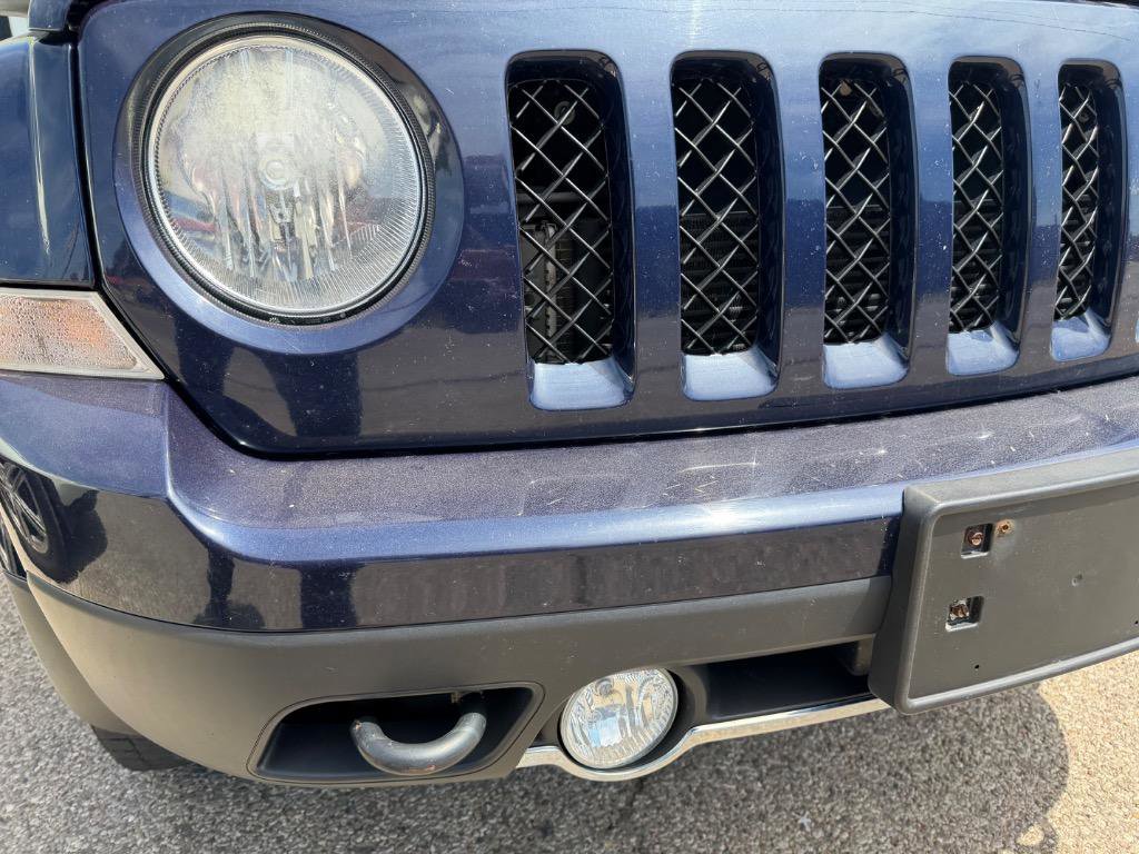 Used 2013 Jeep Patriot Latitude w/ Freedom Edition Pkg AWD/4WD image 5