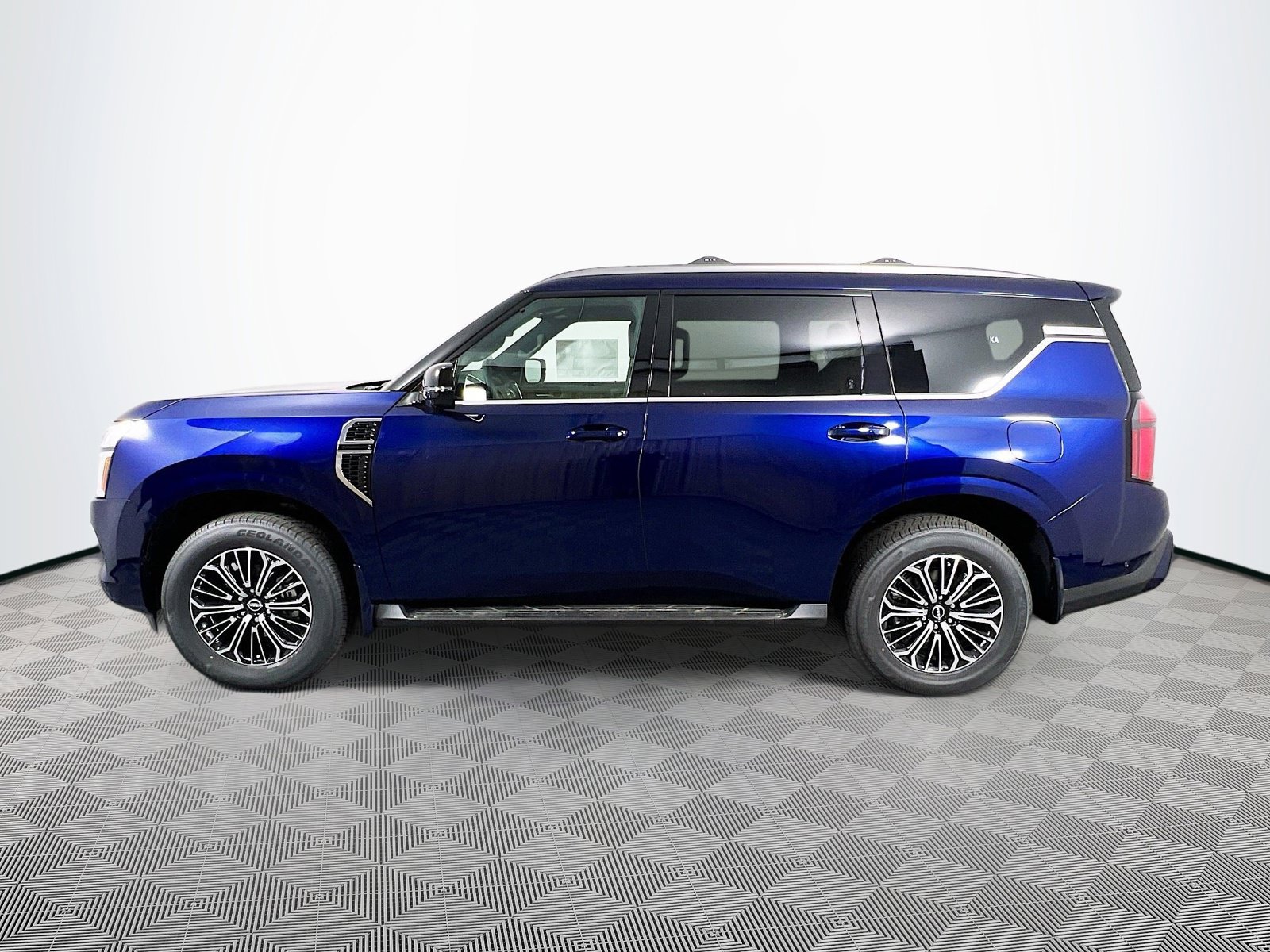 New 2026 Nissan Armada SL w/ Captain's Chari Seat Package AWD/4WD image 32