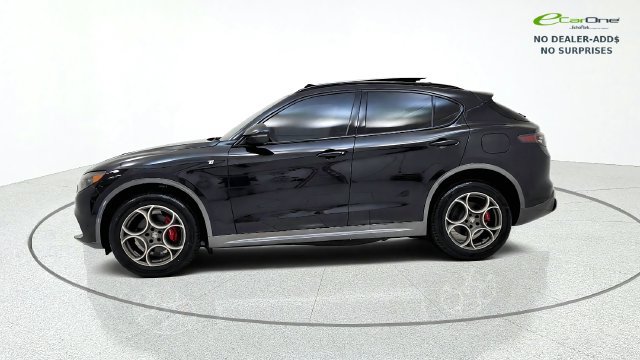 Used 2024 Alfa Romeo Stelvio Ti AWD/4WD image 4
