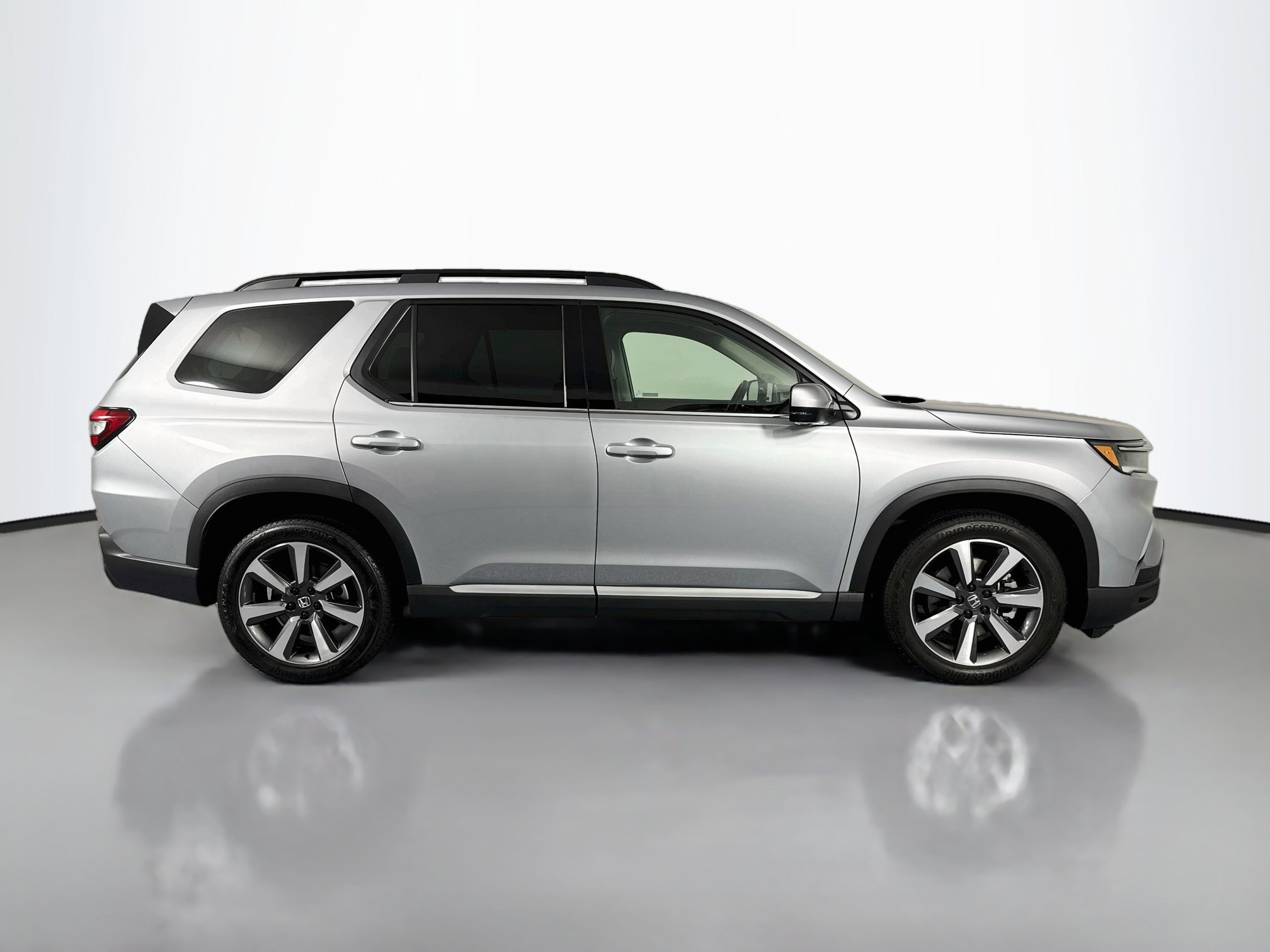 Certified 2024 Honda Pilot Elite image 4