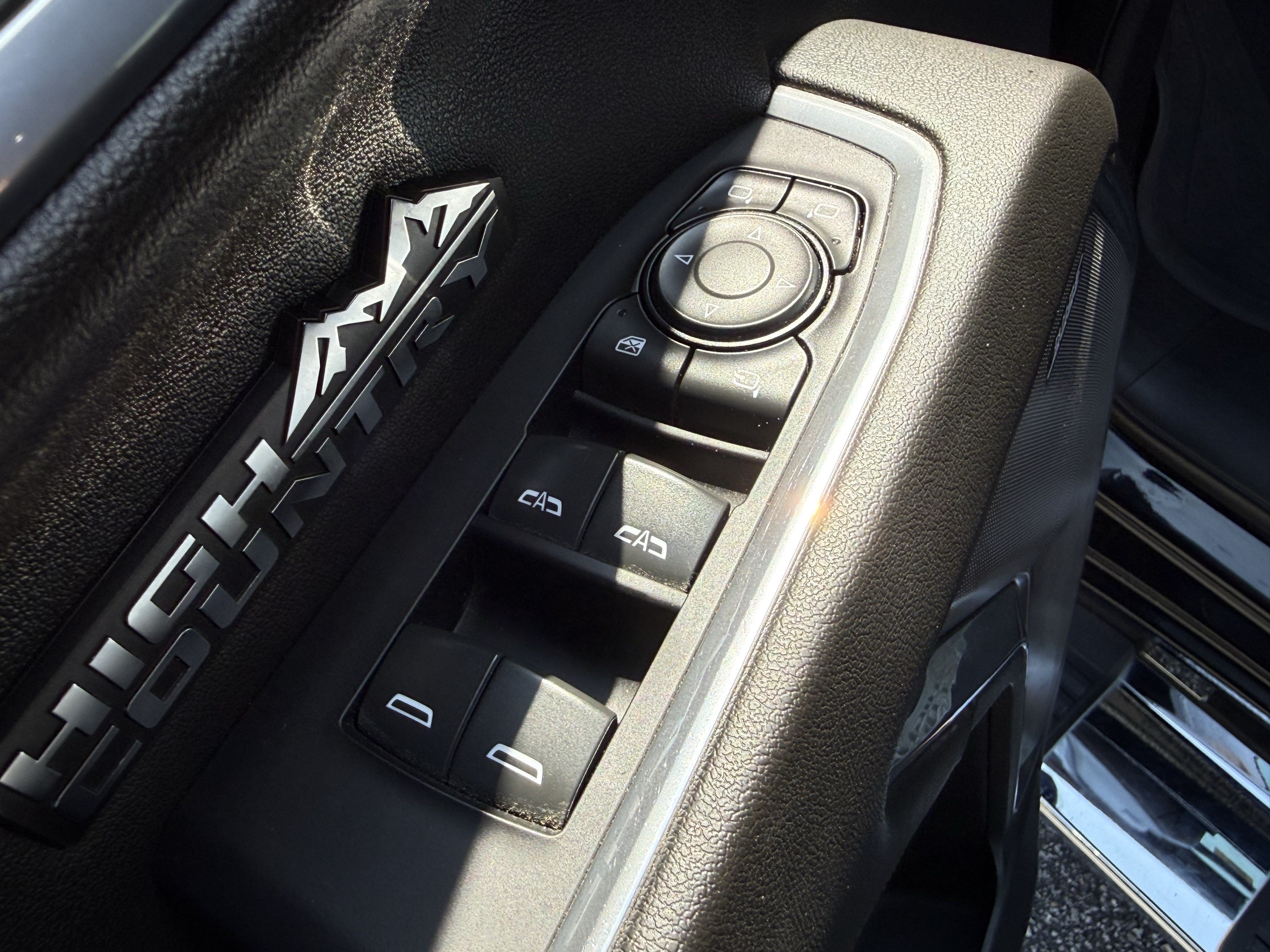 Used 2023 Chevrolet Silverado 1500 High Country w/ High Country Premium Package AWD/4WD image 15
