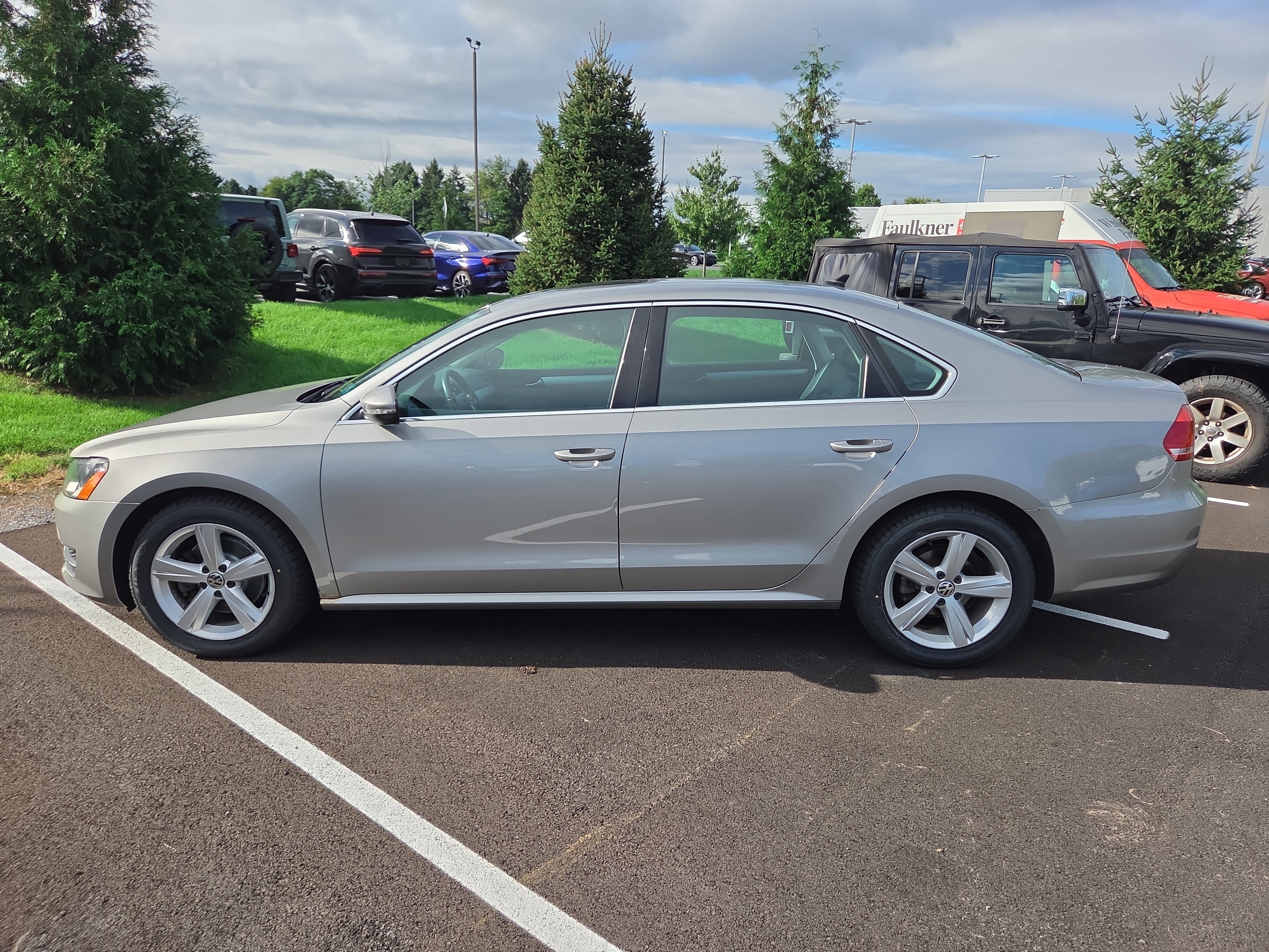 Used 2012 Volkswagen Passat 2.5 SE FWD image 11