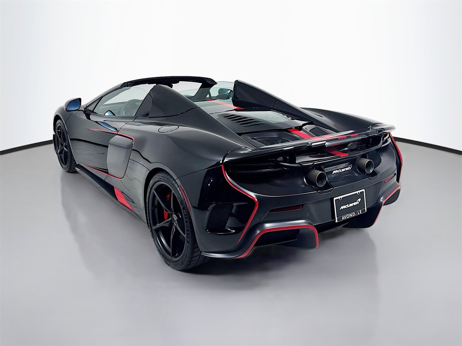 Used 2016 McLaren 675LT Spider image 5