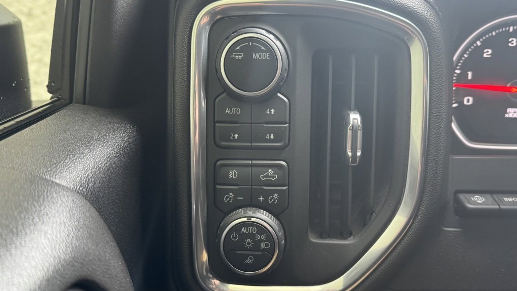 Used 2022 Chevrolet Silverado 2500 LTZ w/ LTZ Premium Package image 24