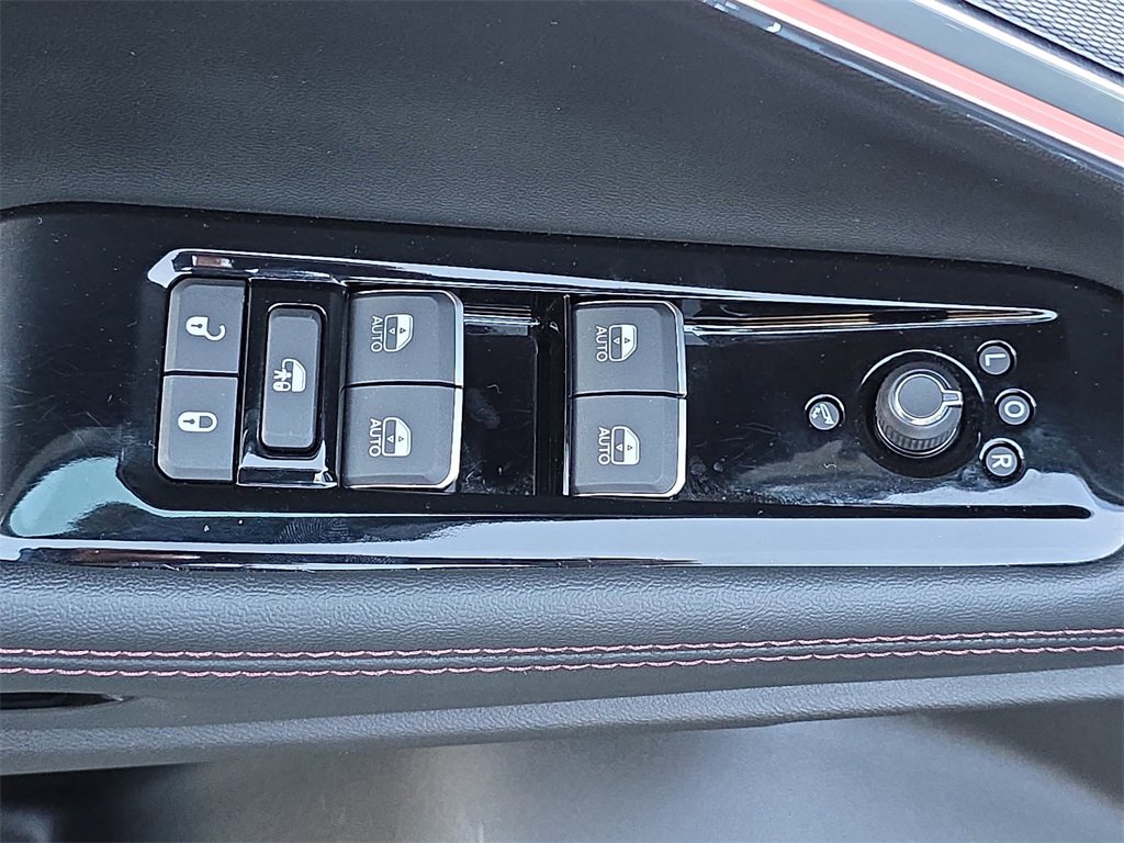 Used 2025 Jeep Wagoneer S Launch Edition image 32