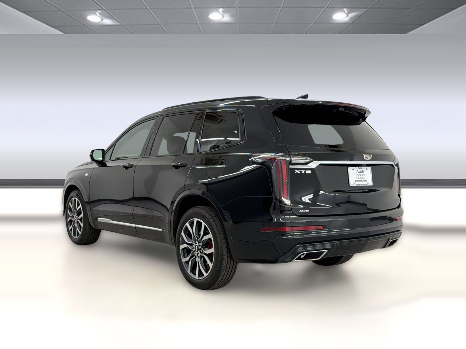 Used 2023 Cadillac XT6 Sport w/ Platinum Package AWD/4WD image 3