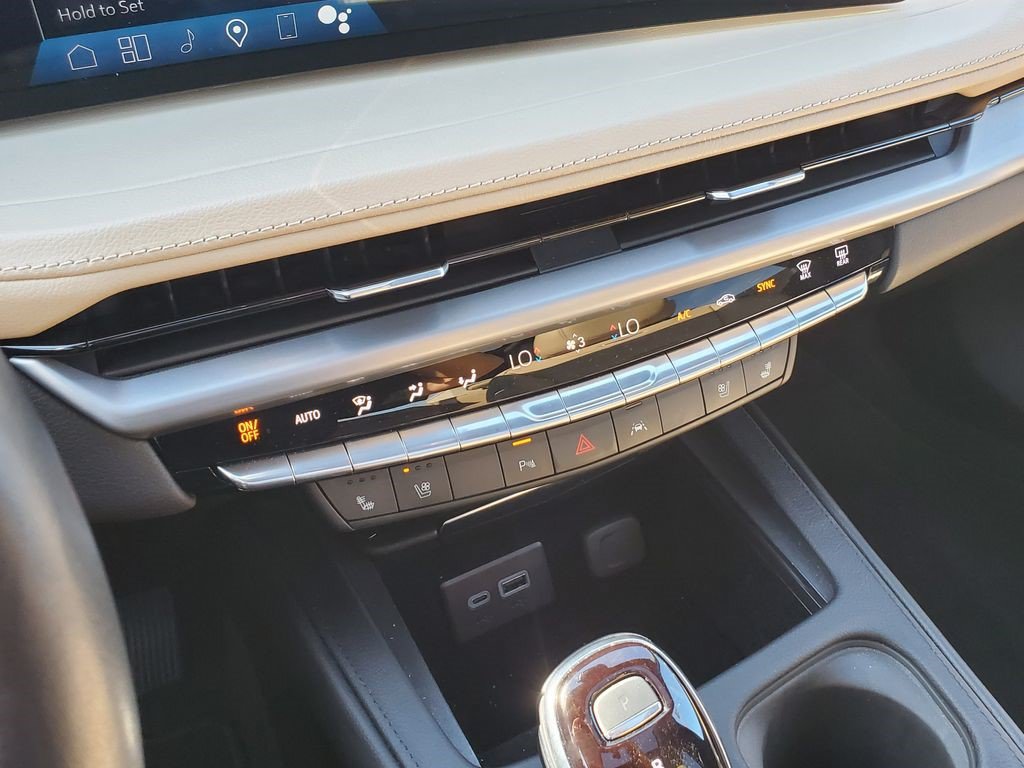 Certified 2024 Cadillac XT4 Premium Luxury AWD/4WD image 24
